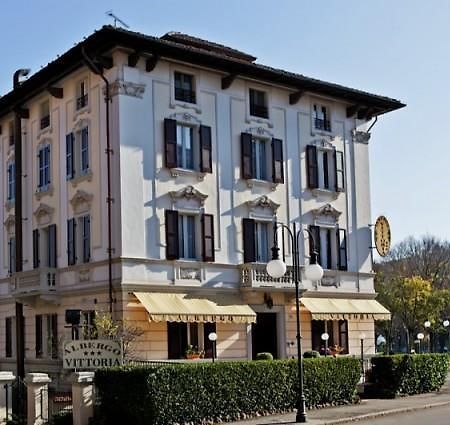 Albergo Vittoria سالسوماجّوري تيرمي المظهر الخارجي الصورة